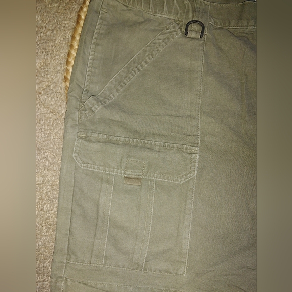 Men's Columbia cargo shorts size XXL NWT khaki green - Picture 2 of 8